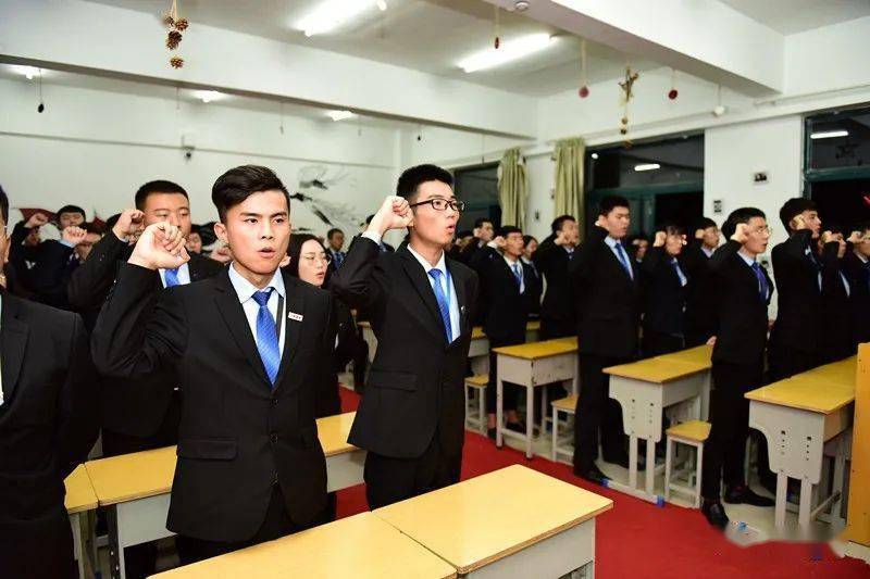 八維教育人工智能培訓專注職業(yè)大力培養(yǎng)技能人才