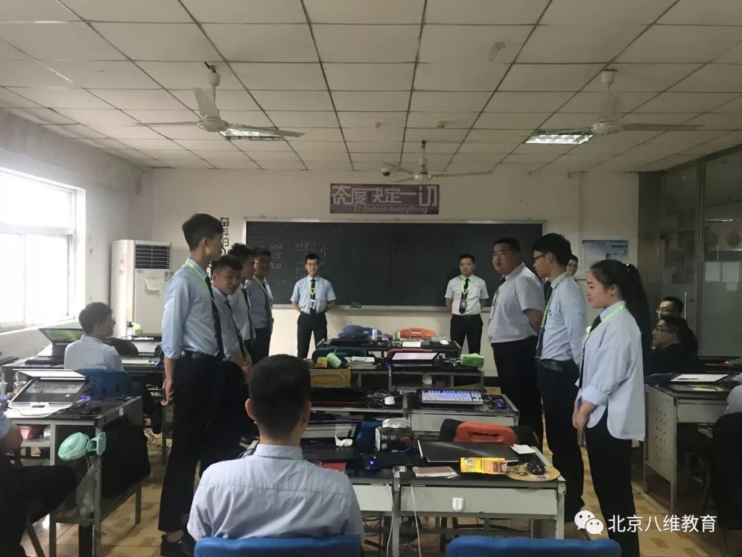 八維學(xué)院“校企合作”的內(nèi)容和意義